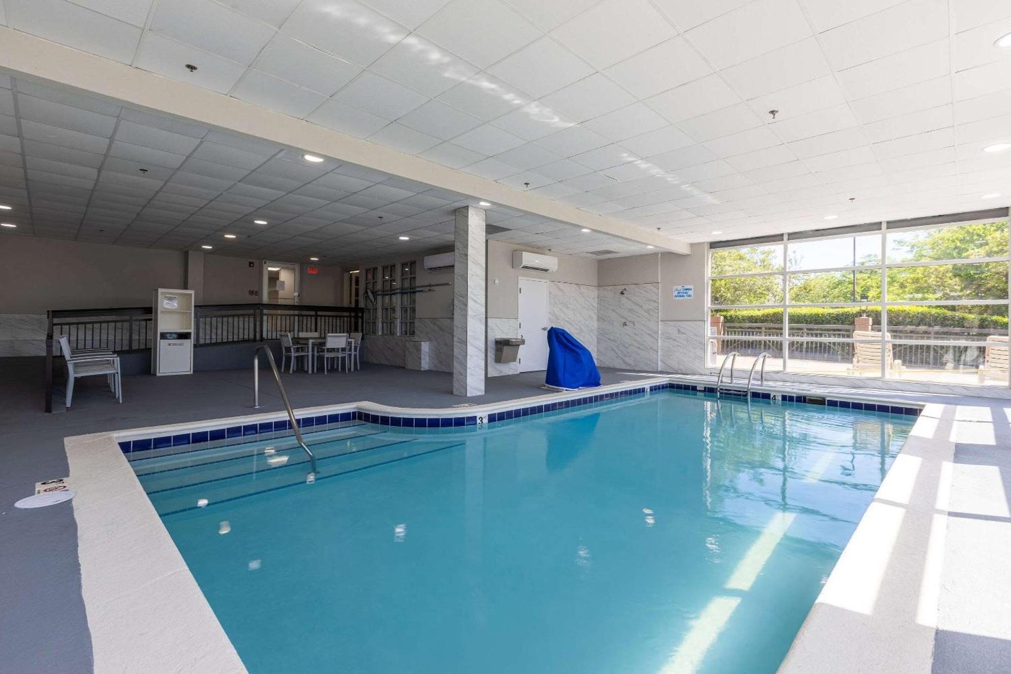 Country Inn & Suites By Radisson, Lake Norman Huntersville, Nc ภายนอก รูปภาพ