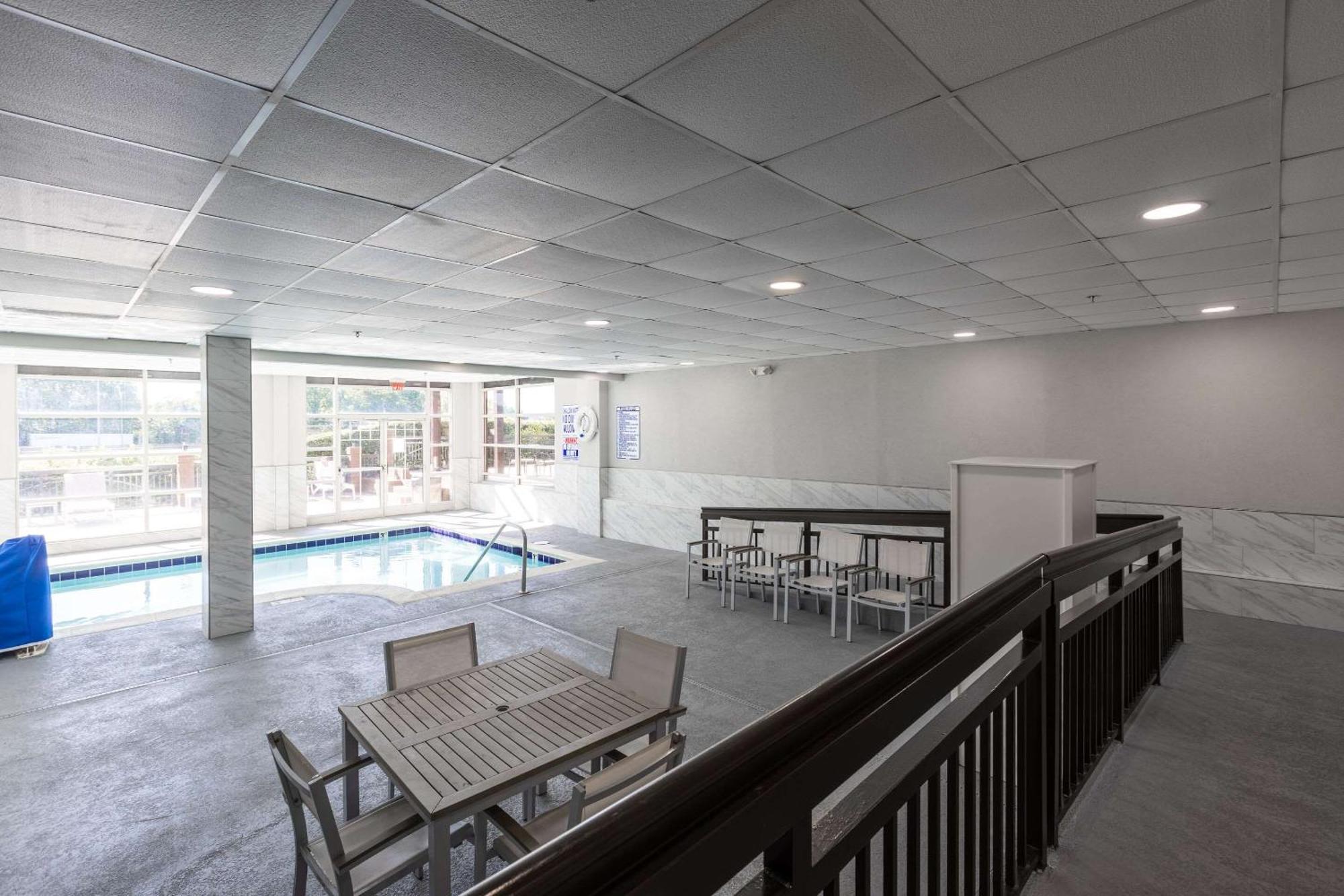 Country Inn & Suites By Radisson, Lake Norman Huntersville, Nc ภายนอก รูปภาพ